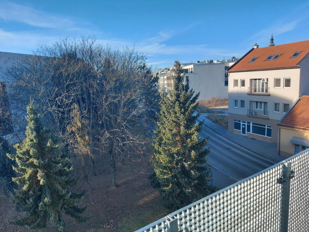 Subarx Centrum Nitra Esterno foto