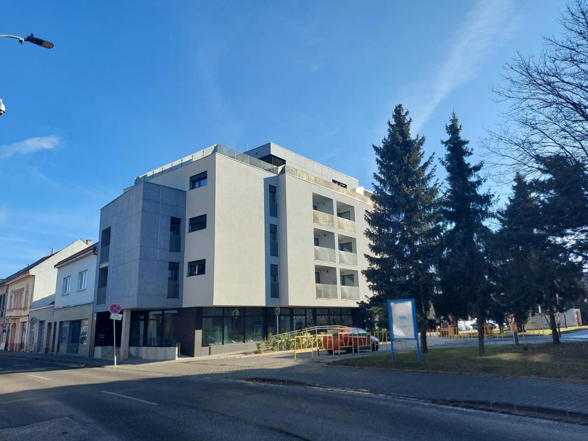 Subarx Centrum Nitra Esterno foto